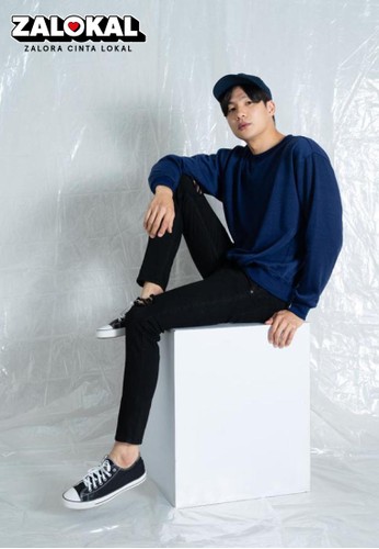 Jual House Of Cuff Sweater Basic Lengan Panjang Baju Sweater Tebal Biru Dongker Original Zalora Indonesia