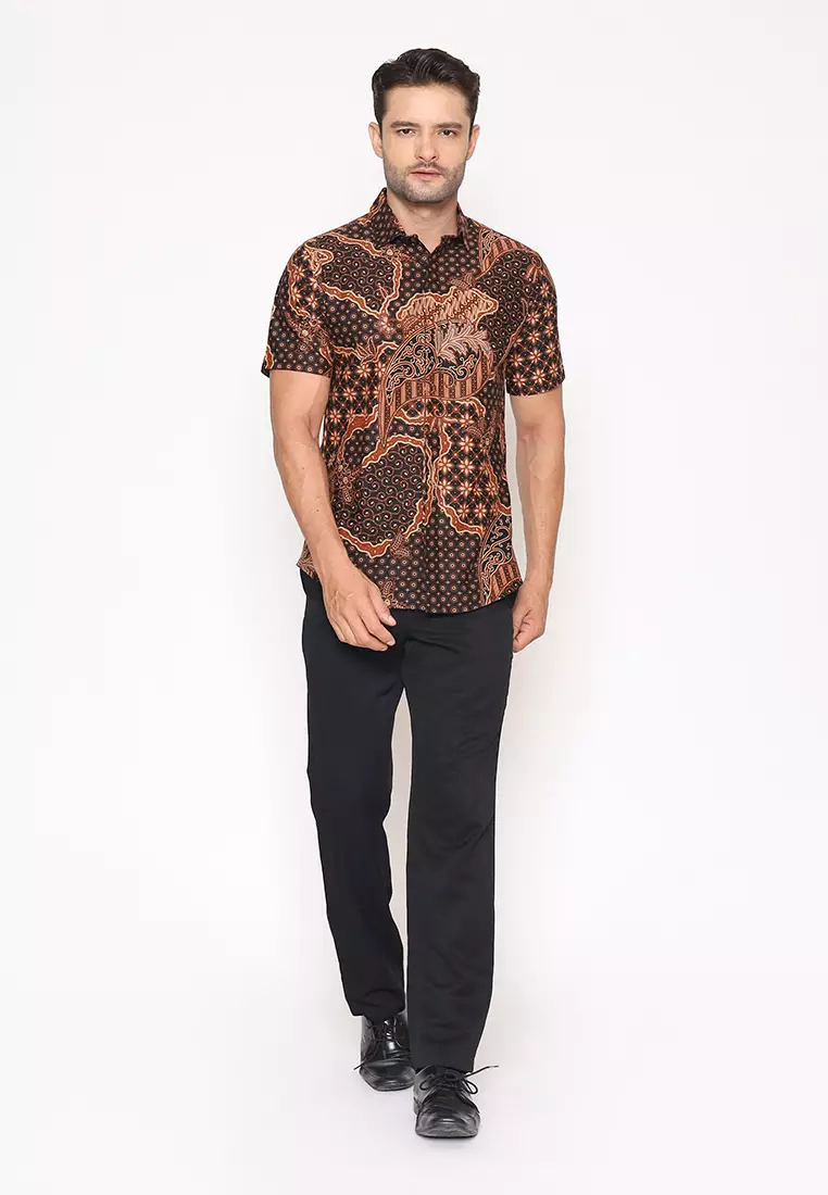 MAGINOT WIRA BLACK Batik Slim Fit Lengan Pendek