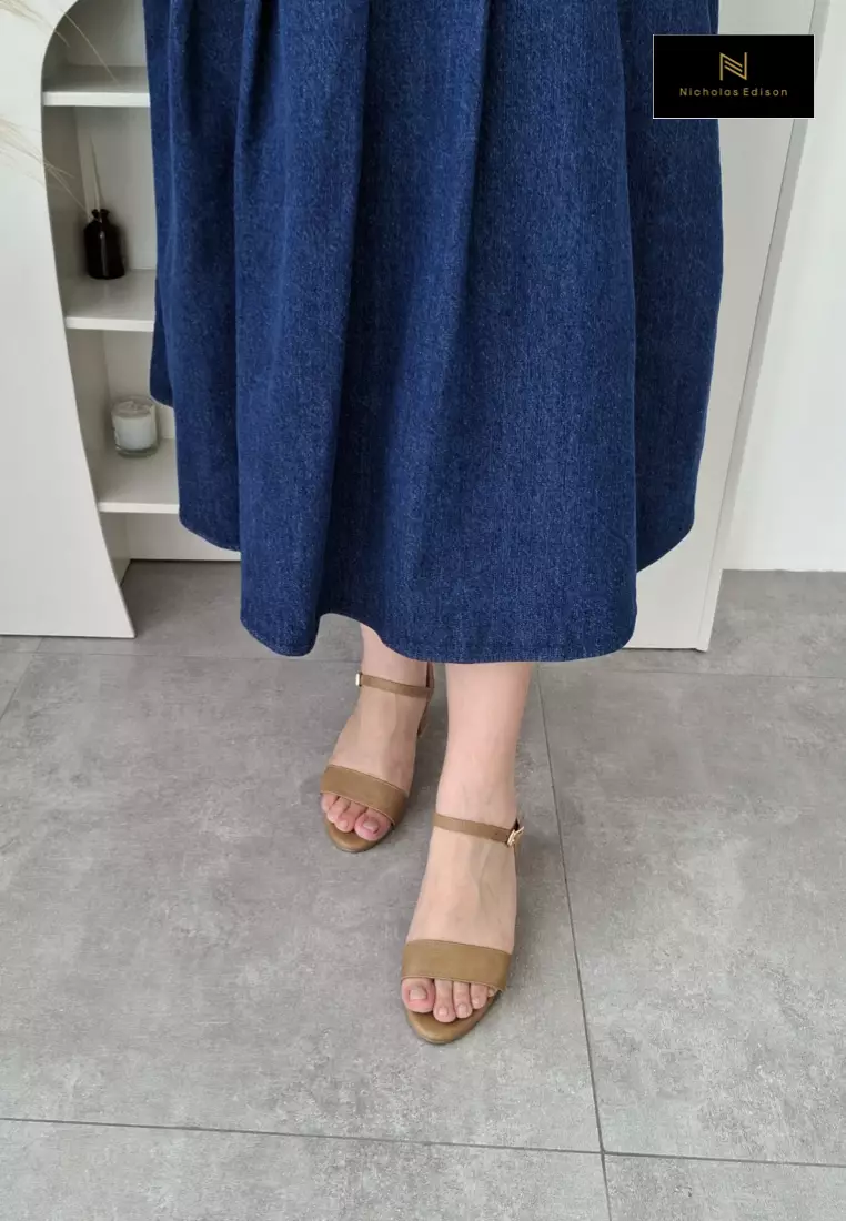 Nicholas Edison Heel Vara Camel