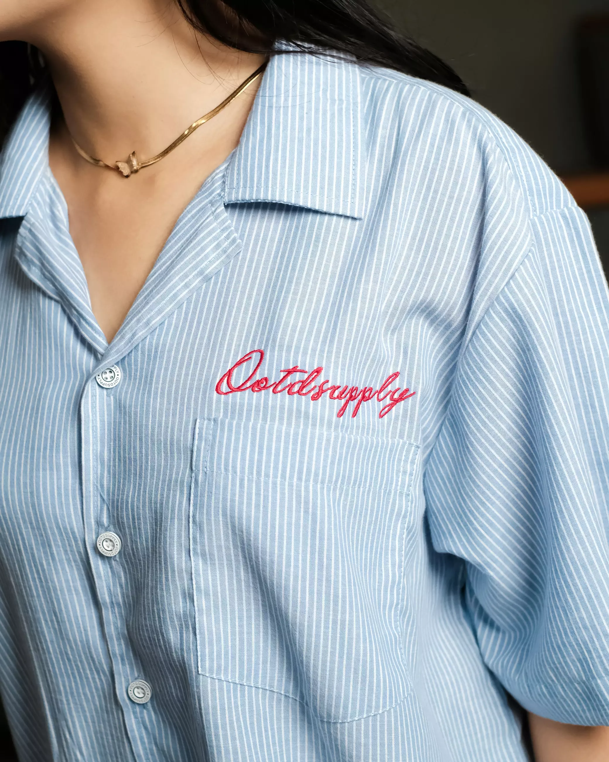 OOTDSUPPLY Kemeja Stripe Casual Blue Wave Embroidery Black & Blue | Kemeja Salur | Relaxed Shirt Pendek | KMJRSBWE