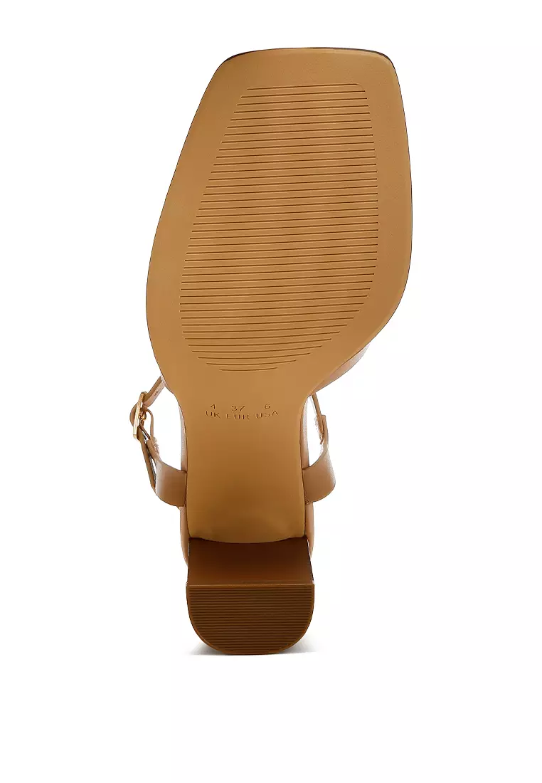 Sandal Kulit Imitasi Detail Gesper dalam Warna Unta