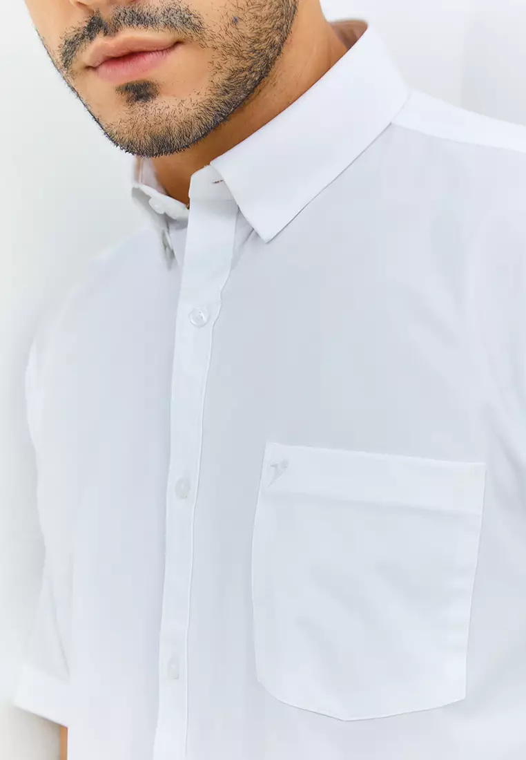 Jobb Minneapolis Kemeja Pria Lengan Pendek Regular Fit Putih Colour White