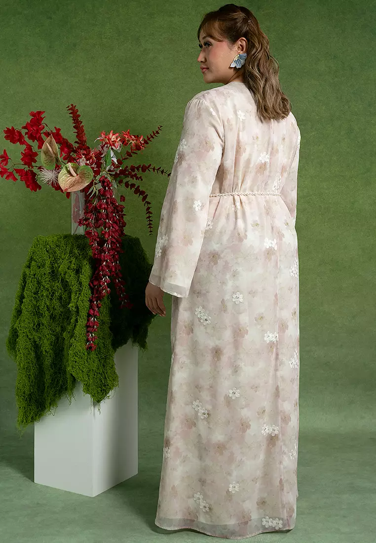 Dalila Plus size Dress with Pearl Belt