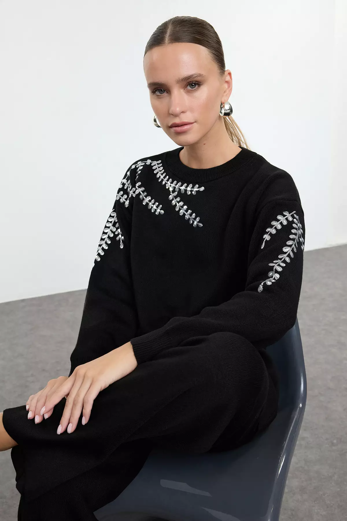 Black Sequin Embroidered Knitwear Bottom-Top Set TCTAW25US00090