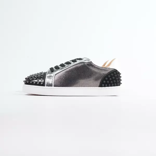 Sepatu CHRISTIAN LOUBOUTIN LOUIS SEAVASTE SPIKE BLACK SILVER SNEAKER 100% ORIGINAL