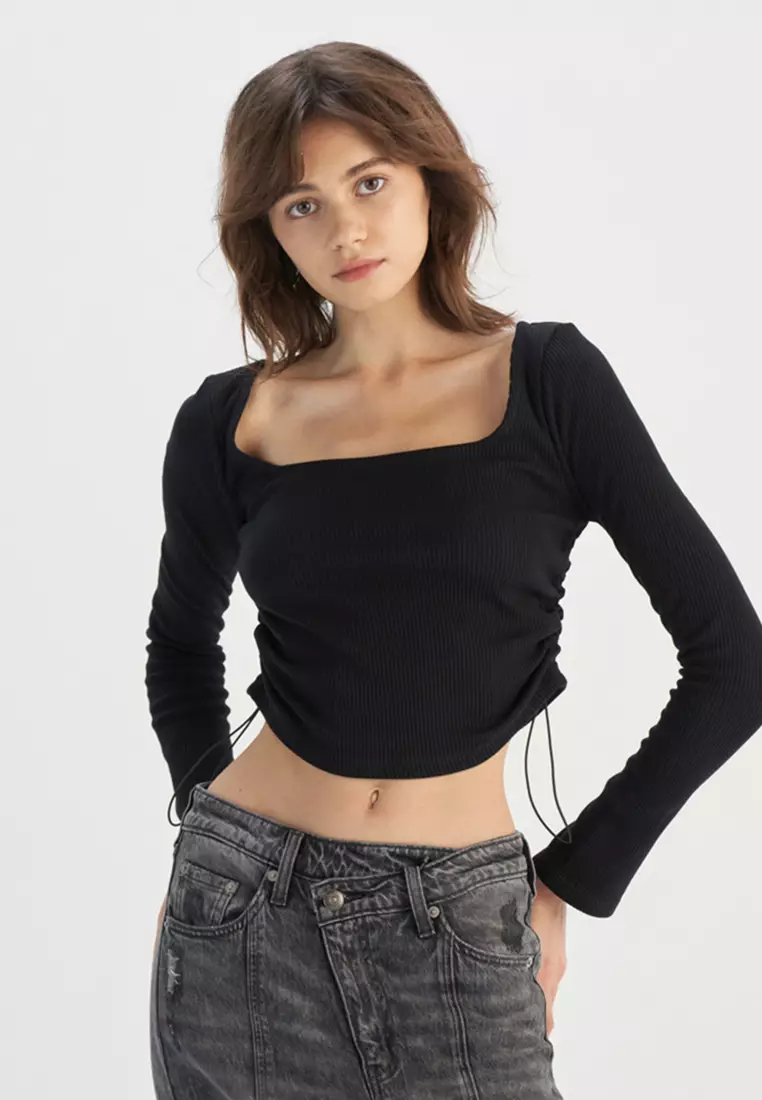 LEVI'S® WOMEN'S CINCHED SHORT STACK T-SHIRT