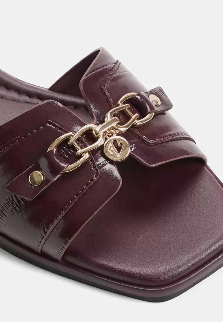 Alamassi Flat Sandals