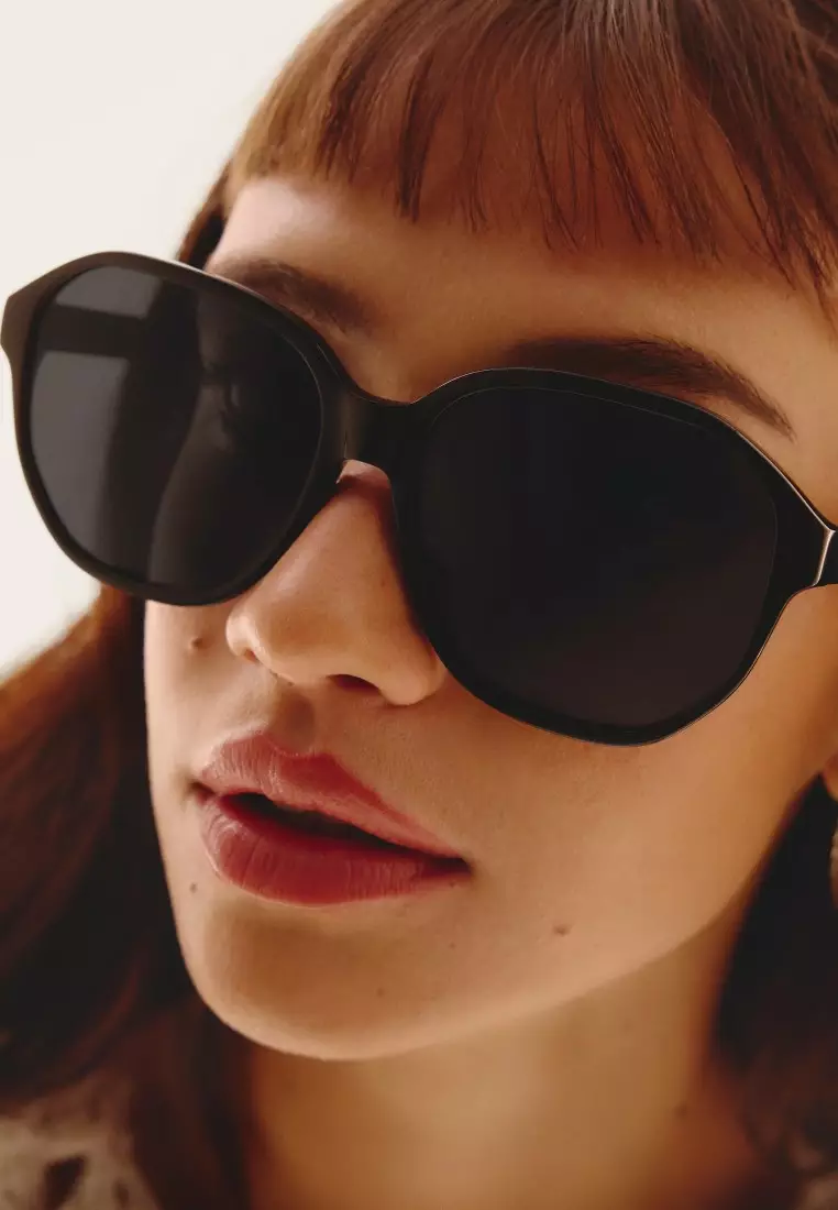 QUAY Guess Again Sunglasses - Black/Smoke Polarized