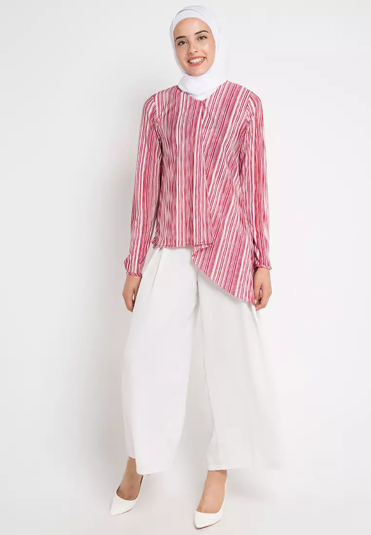 Itzel Assymetrical Blouse In Red