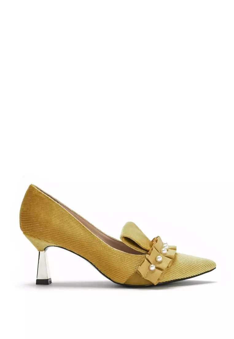 Yellow ruffle heels discount