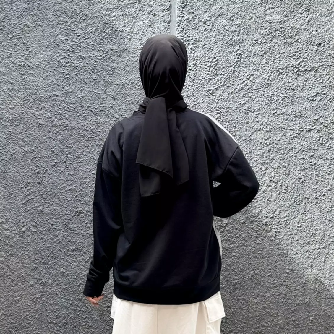 Atasan Wanita - Sweater Monochrome BLACK