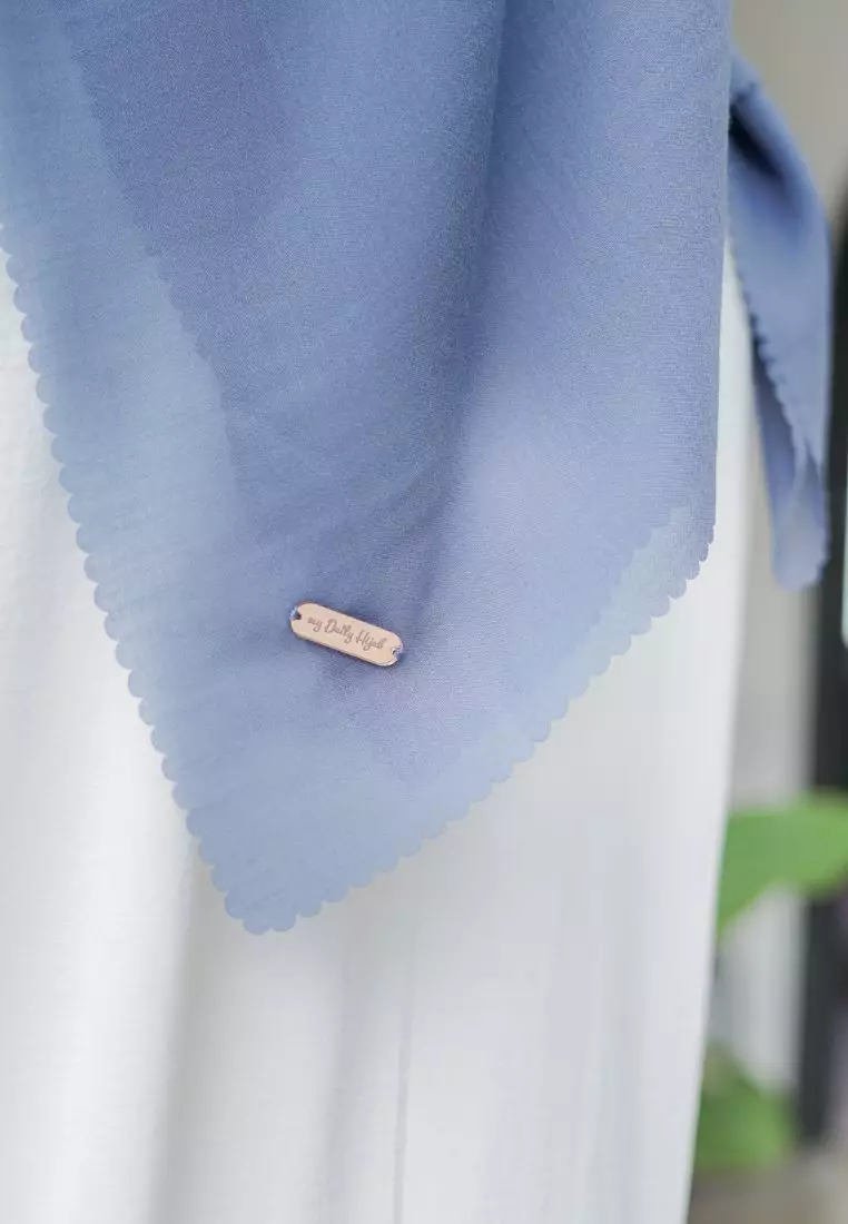 Hijab Segi Empat Voal Gucci Lasercut Denim