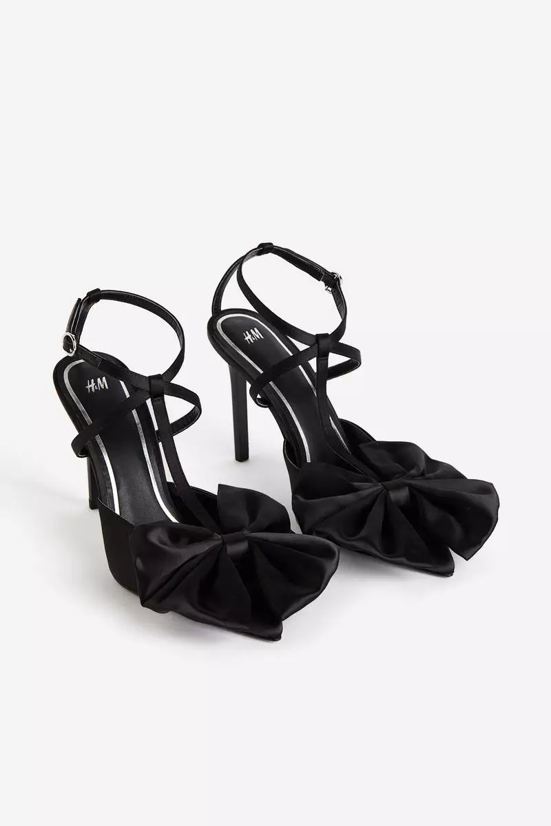 H & 2025 m black heels