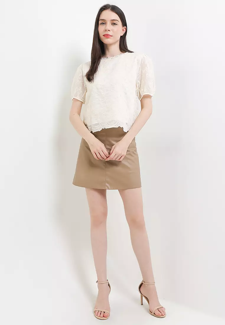 S/S Embellished Flo Emb Blouse