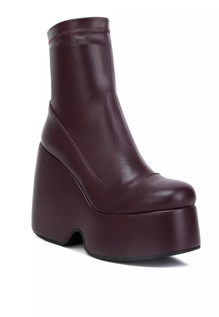 Maroon on sale short boots