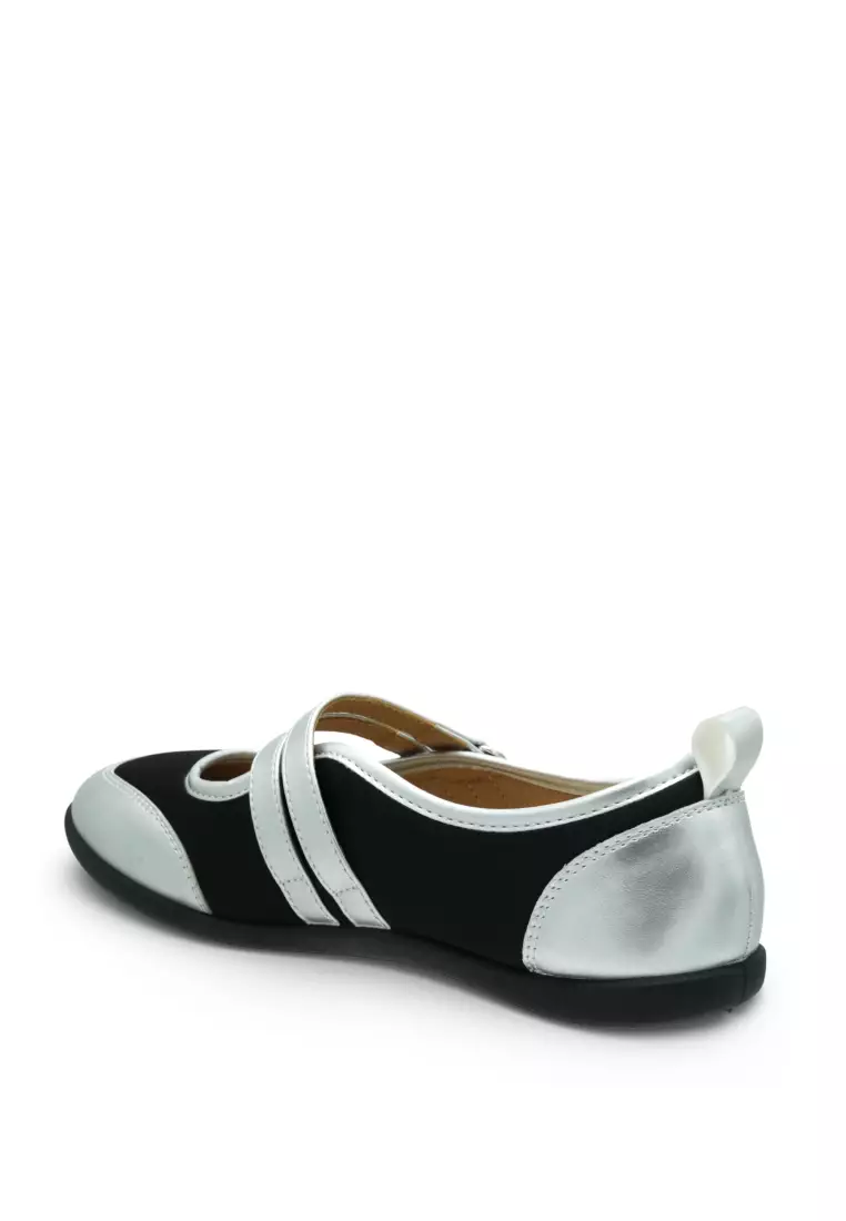 Women Slip On Lifestyle Sneakers - 260160401