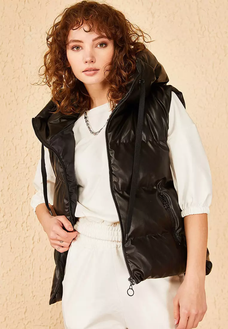 【ANDERSSON BELL】UNISEX ETNA FAUX LEATHER VEST /追跡付 ANDERSSON BELL】UNISEX ETNA FAUX LEATHER VEST /追跡付