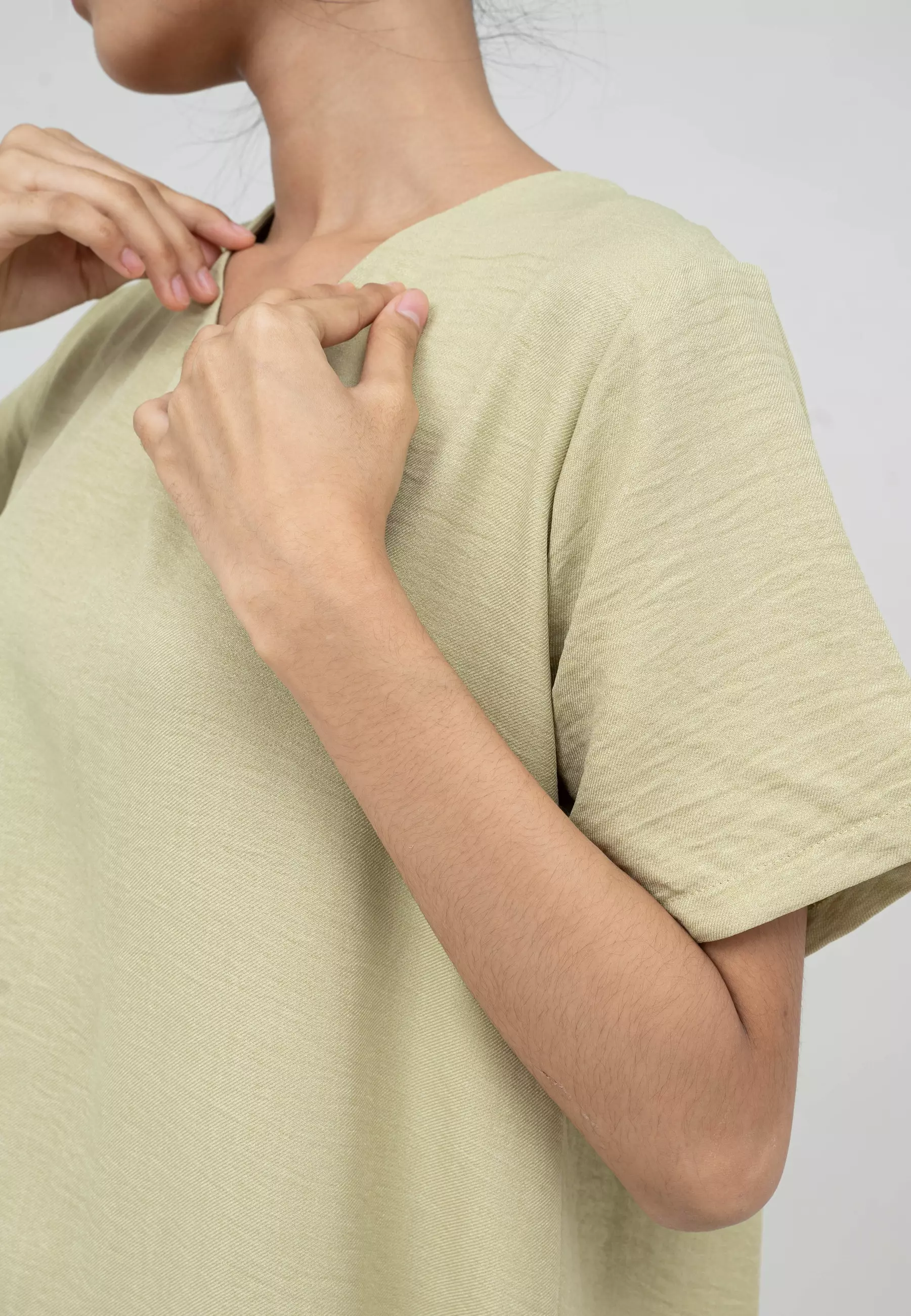 Houseofcuff Magnolia Dress in Beige Dress Oversized Bahan Crinkle