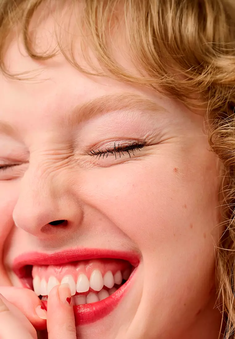 Benefit Precisely Shade 02