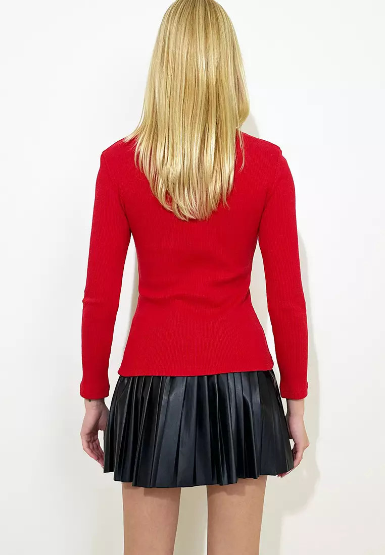 Women's Red V Neck Camisole Basic Blouse Alc-X13290