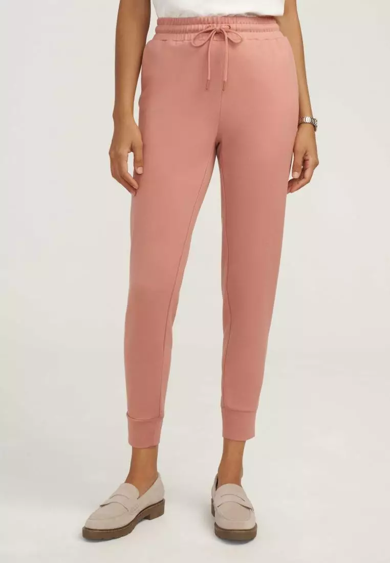 CASUAL PULL-ON CUFFED CAPRIS in Pink