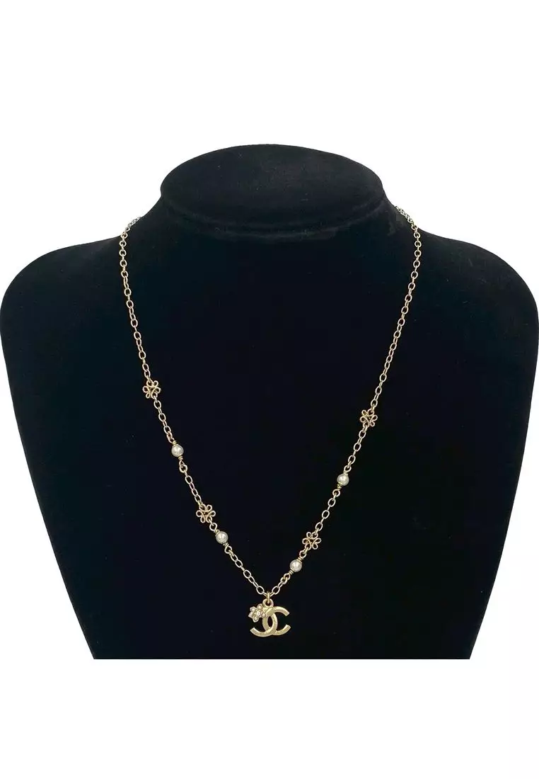 Pre-Loved Chanel Gold Plated Faux Pearl Cc Pendant Flower Station Necklace