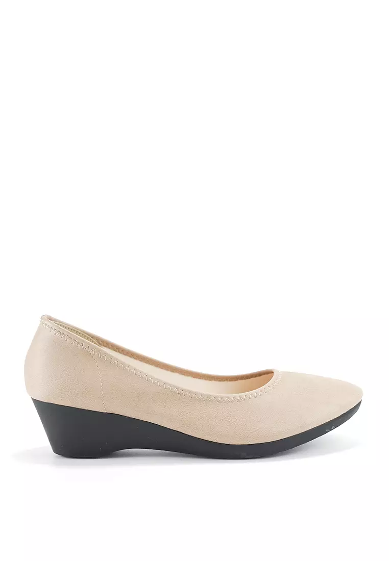 Girls cream pumps sales