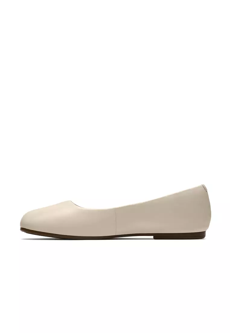 Womens Livia Lily Ballerina - Cream Leather