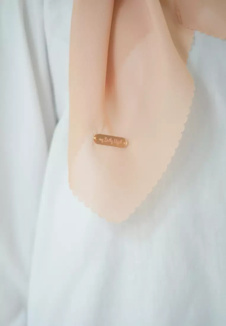 Hijab Segi 4 Bella Basic Lasercut Tan