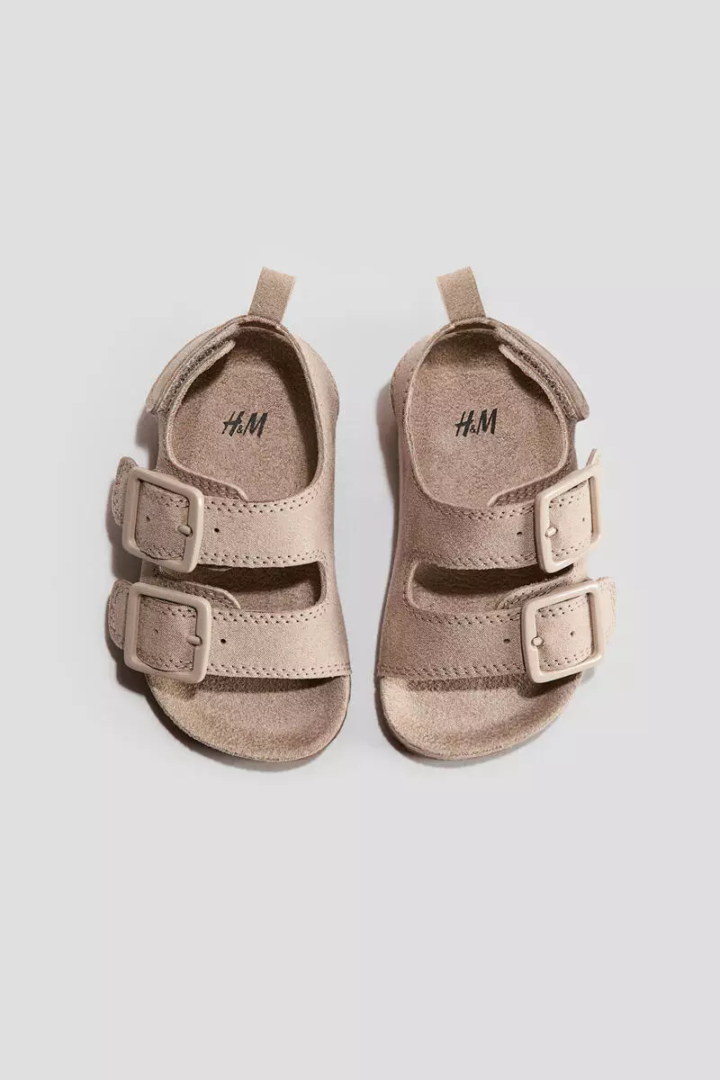 Buckle sandals