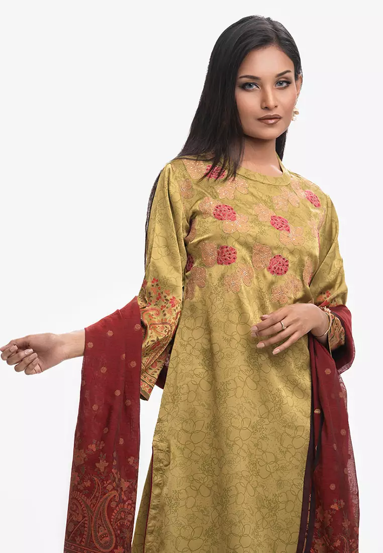 Le Reve刺绣莎丽服套装，搭配哈伦式睡衣