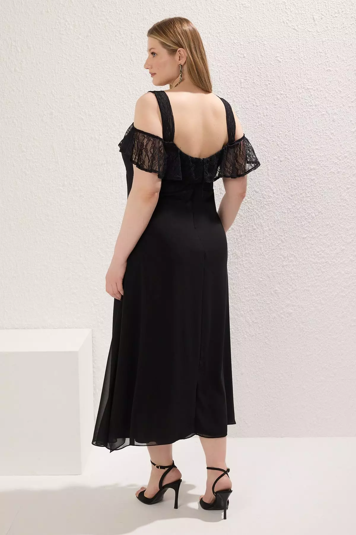 Plus Size Chiffon Midi Dress