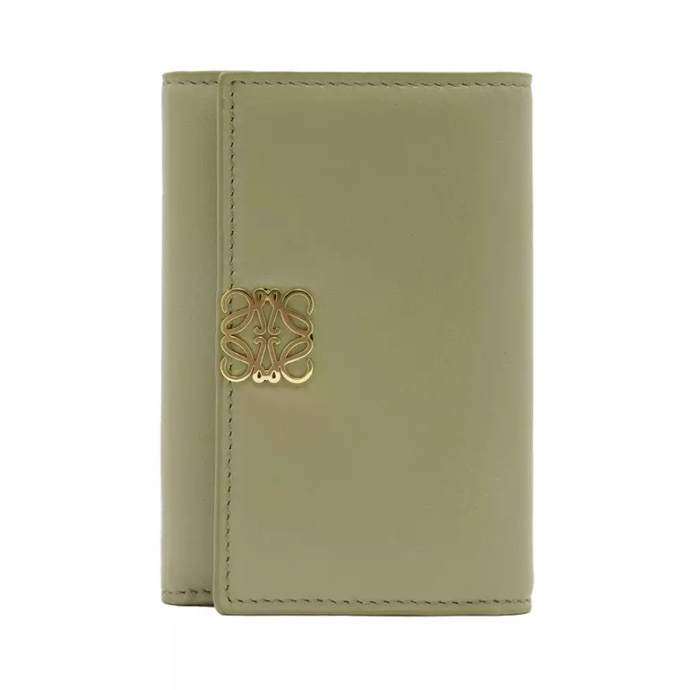 Puffer Anagram Small Vertical Wallet In Shiny Nappa Calfskin Eucalyptus Green