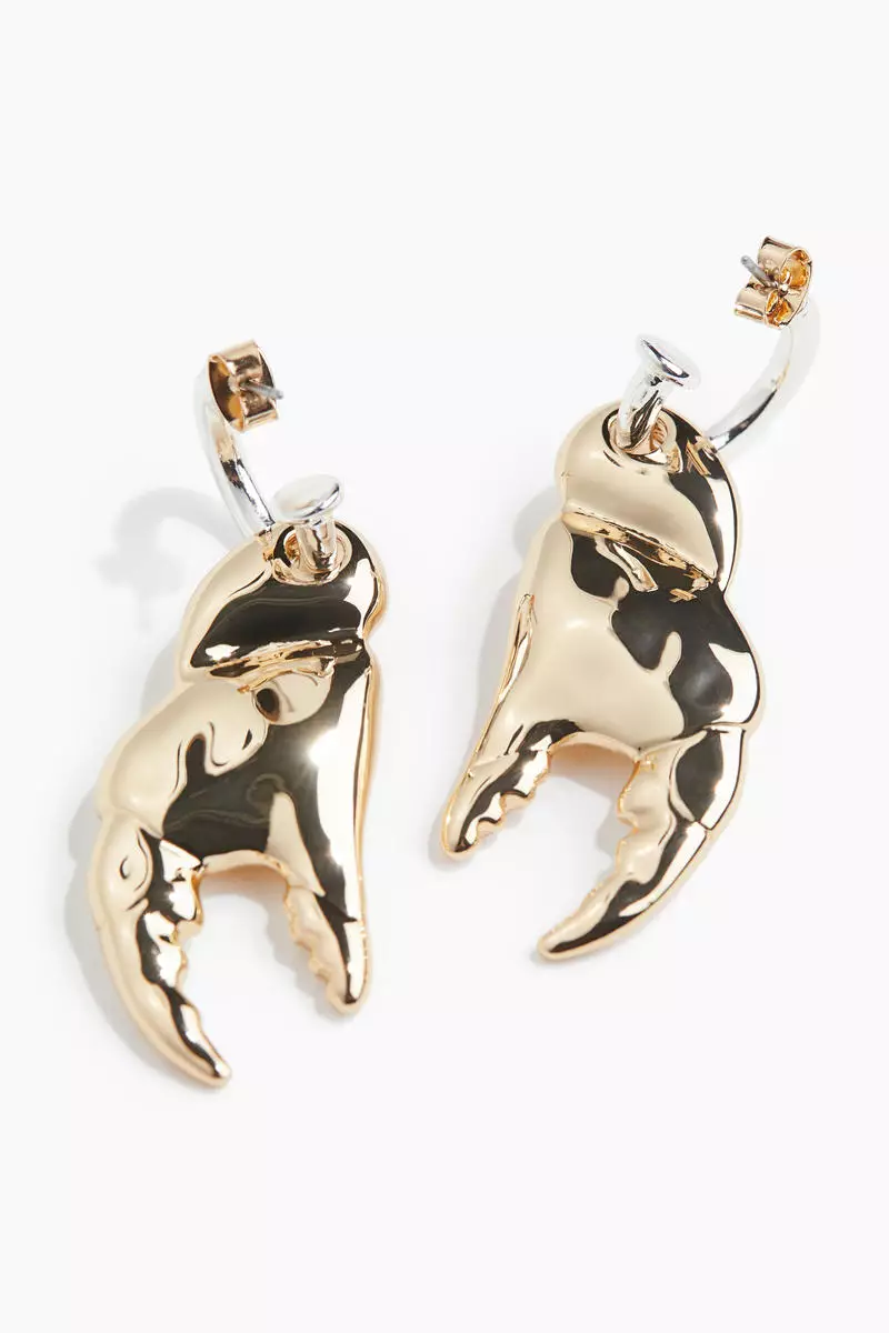 Claw-pendant earrings