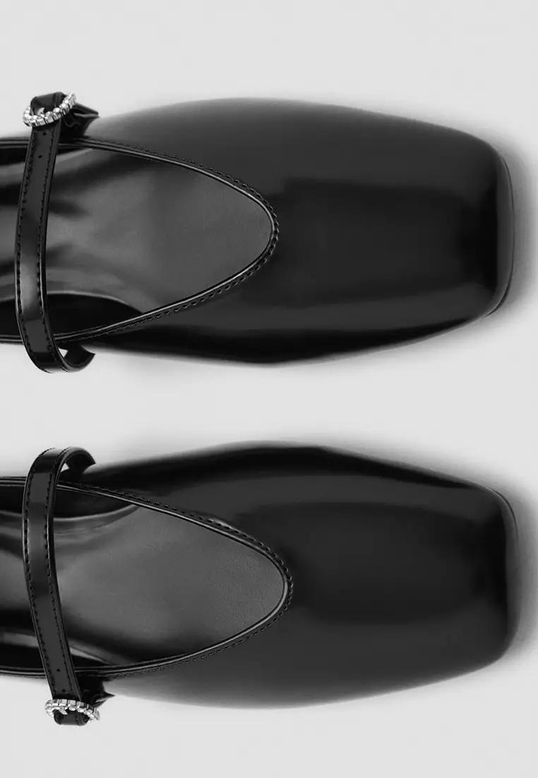 Buy Mango Pulls Jewel Detail Flats 2024 Online ZALORA Philippines