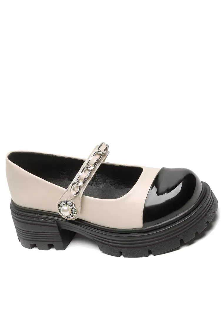 Discount on Twenty Eight Shoes  shoes - SKU: Color Matching Chain strap Mary Jane Shoes WW5033-2
