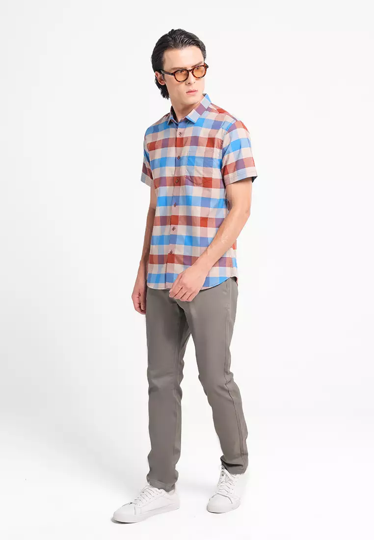 MANZONE - Kemeja Oxford Lengan Pendek Pria Raka 4 Slim Fit - Brown