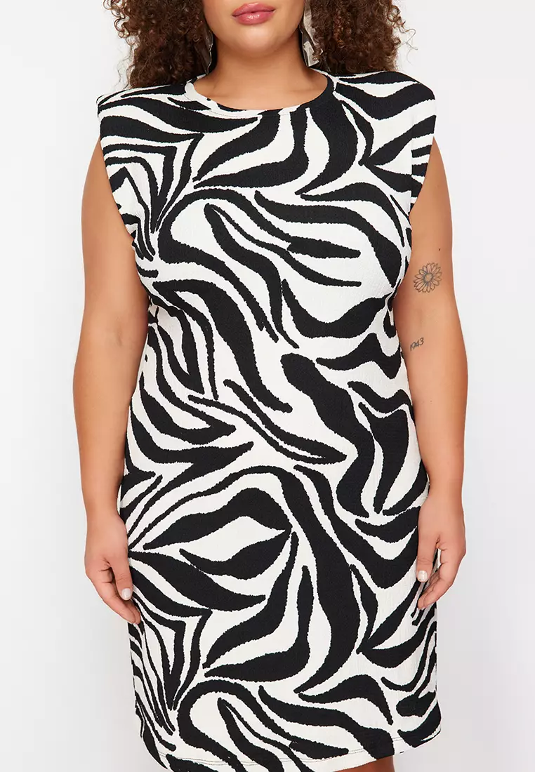 Plus Size Round Neck Mini Dress