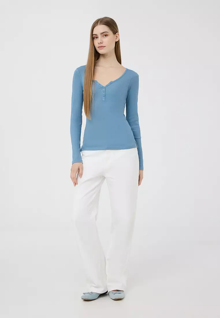 Woman Long-Sleeved Top