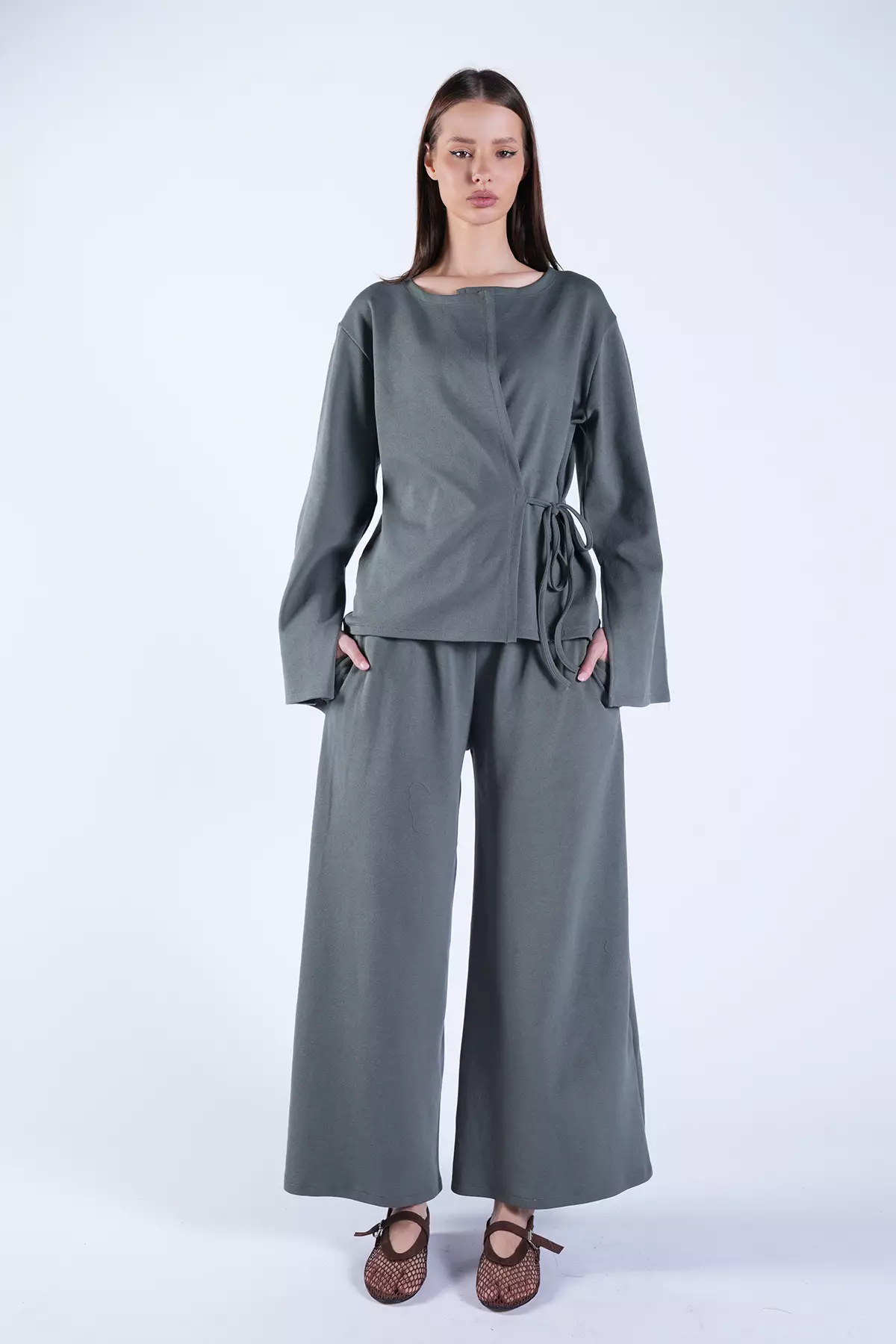 Khaki Crew Neck Knitted Jacket With Tie Detail And Double Pocket Trousers Set Alc-X15050