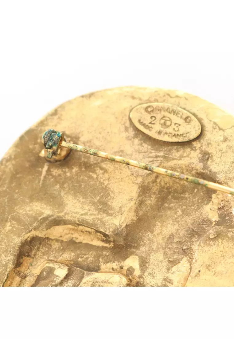 Pre-Loved Chanel coco mark brooch lion GP gold vintage 23