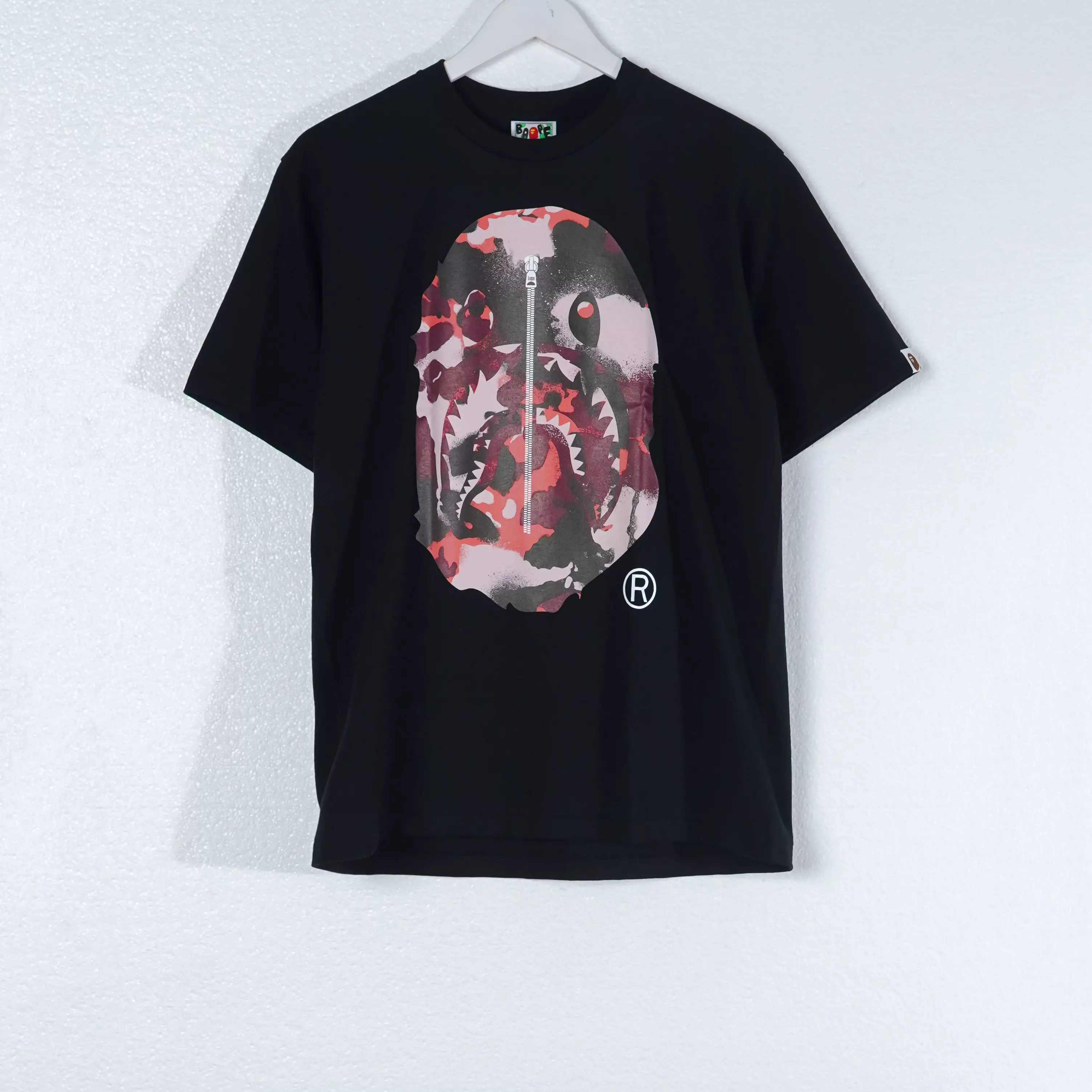 Kaos BAPE BIG HEAD CAMO TIE DYE SPRAY RED BLACK TSHIRT 100% ORIGINAL