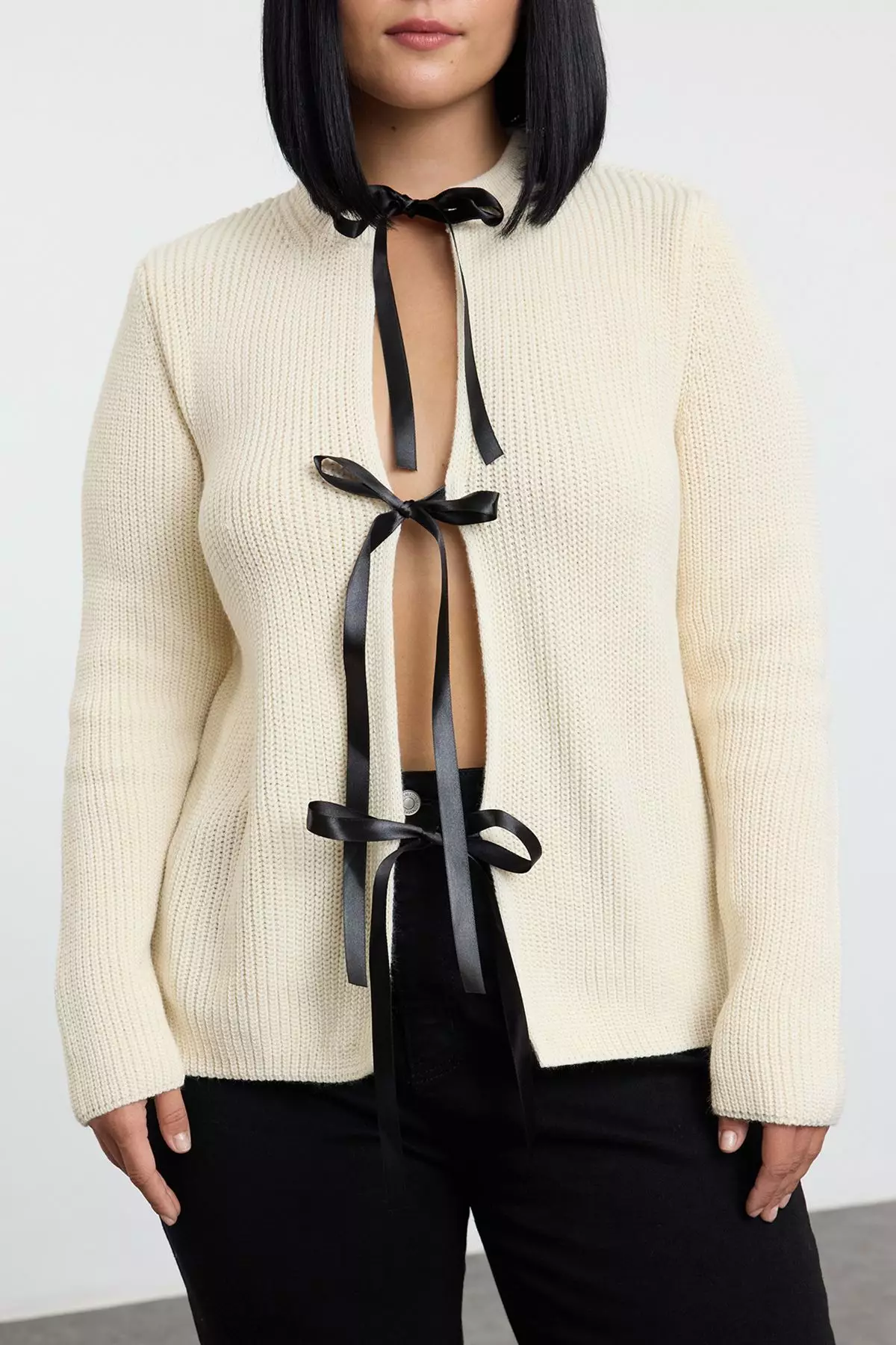 Stone Crew Neck Ribbon Tied Crop Knitwear Cardigan Tbbaw25Av00021