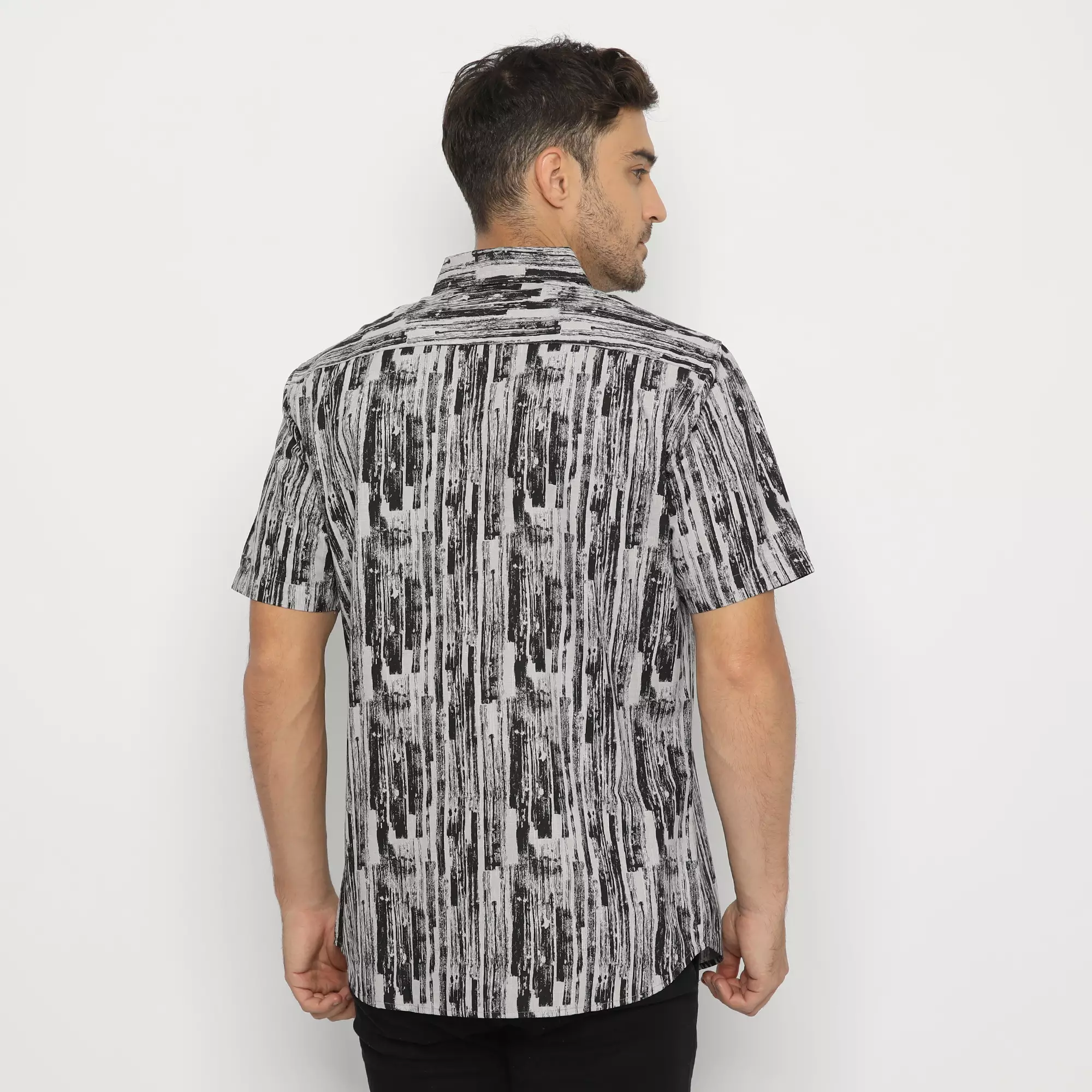 Platini Kemeja Motif Pria Lengan Pendek Katun Slub Hitam 73335