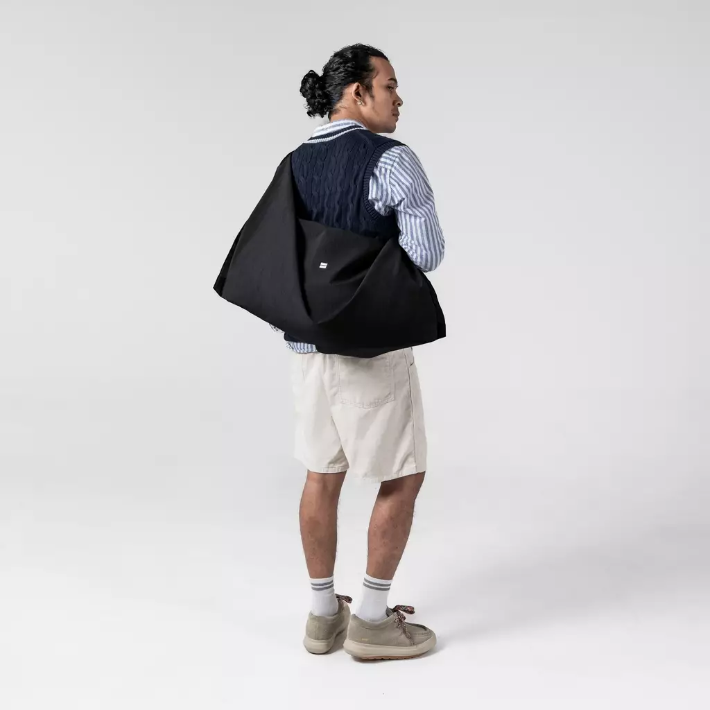 Audagami 1.1 Tasuki Bag Tas Selempang Travel Kerja Kuliah Ringan Stylish 35L - Hitam