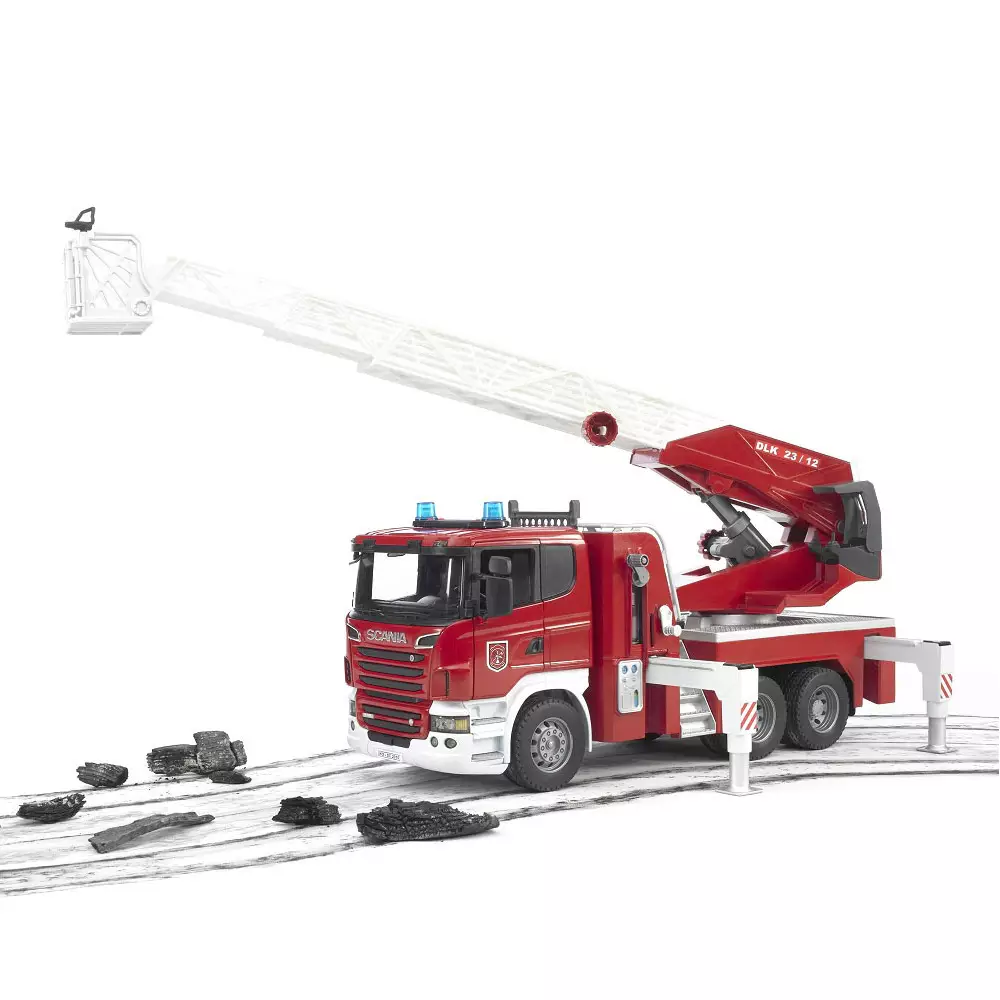 Bruder 3591 - Scania Super 560R Fire engine with ladder, waterpump and Light & Sound Module