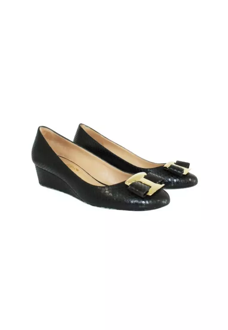 Ferragamo snakeskin best sale shoes