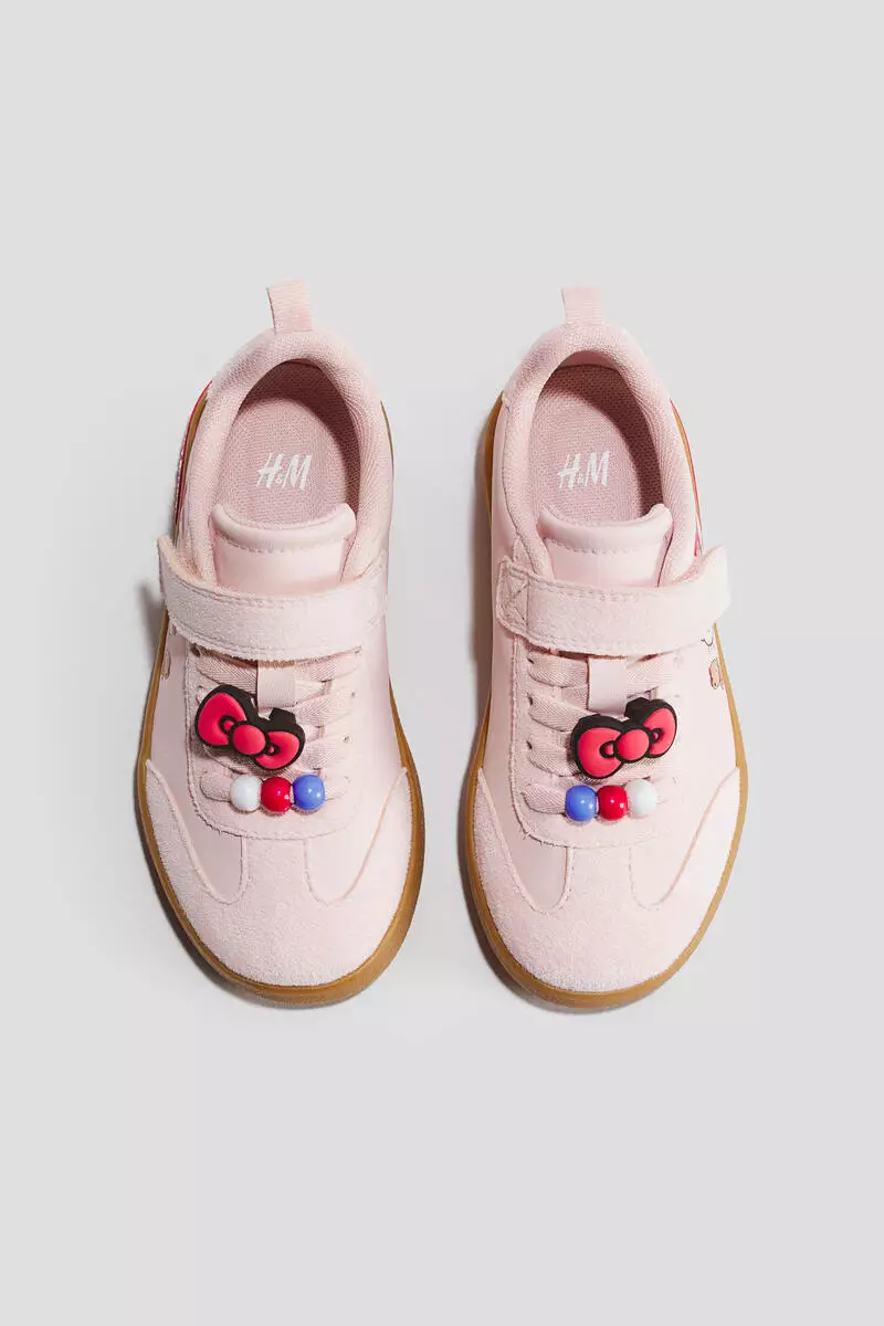 Motif-detail trainers