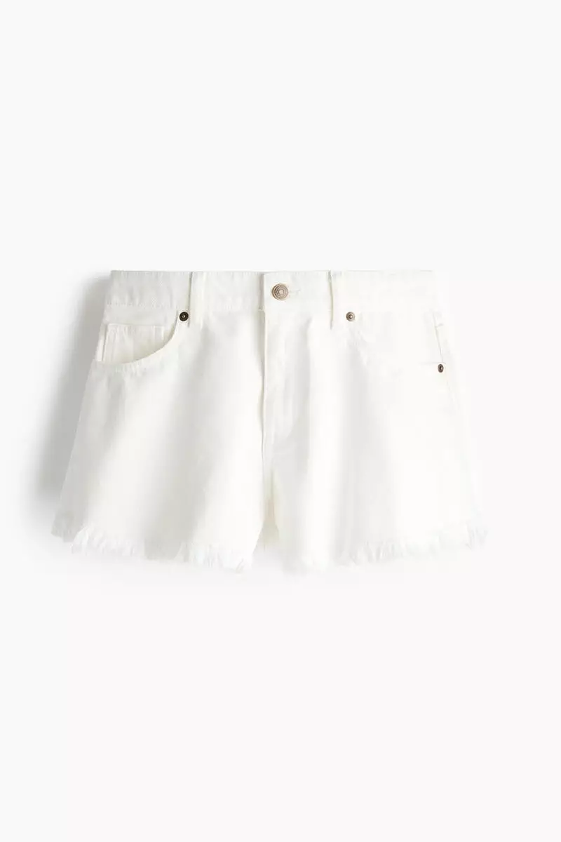 Frayed denim shorts