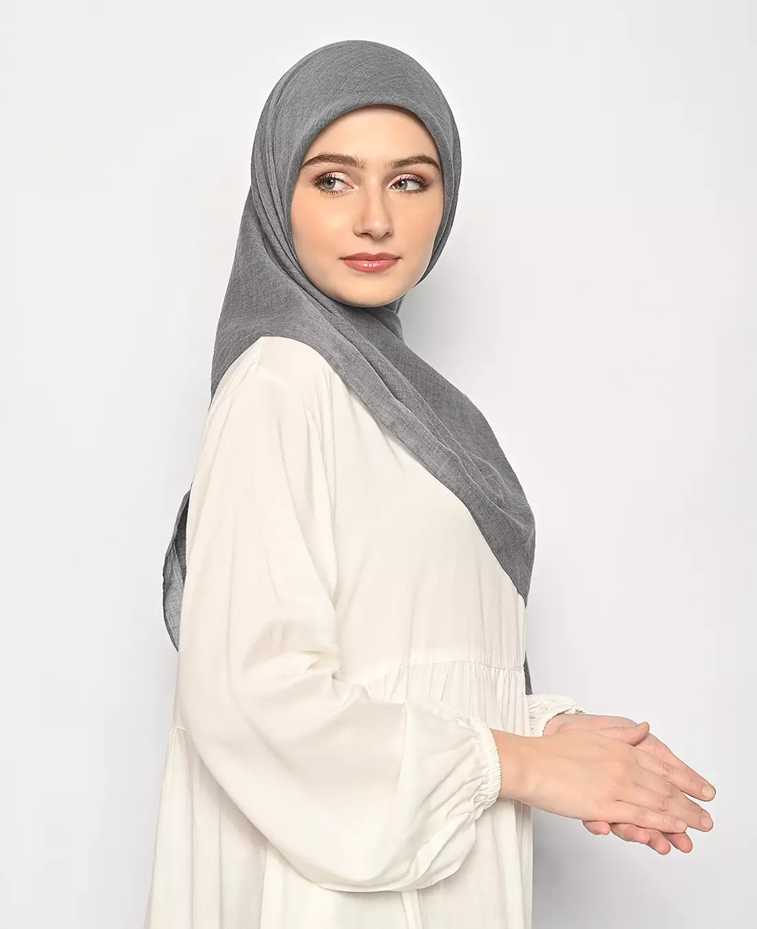 Hijab Segi Empat Voal Irania Grey